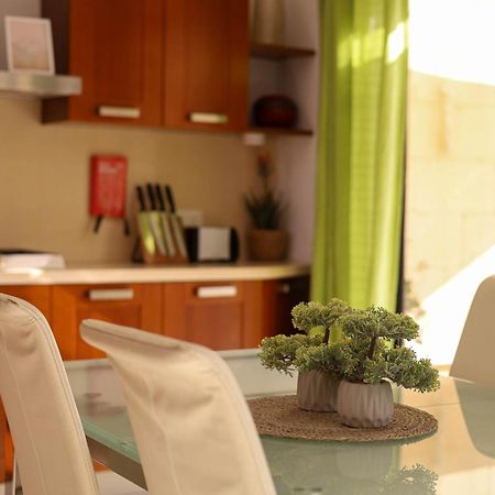 Seafront Duplex Penthouse With Terrace Overlooking Xlendi Bay エクステリア 写真