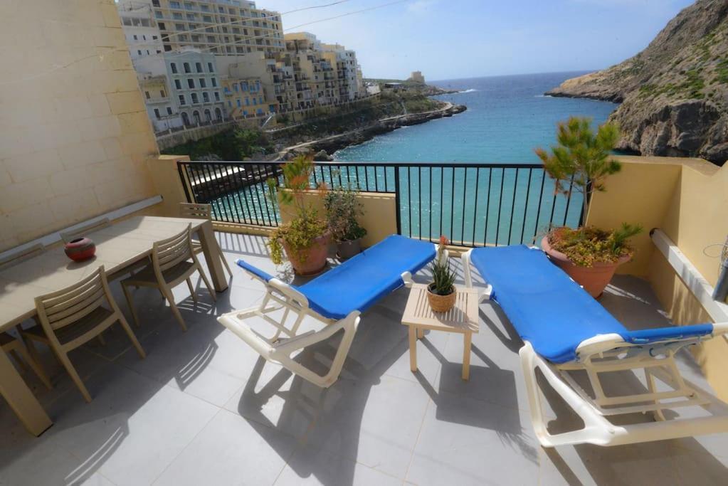 Seafront Duplex Penthouse With Terrace Overlooking Xlendi Bay エクステリア 写真