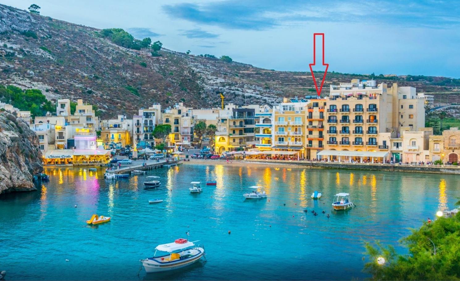 Seafront Duplex Penthouse With Terrace Overlooking Xlendi Bay エクステリア 写真