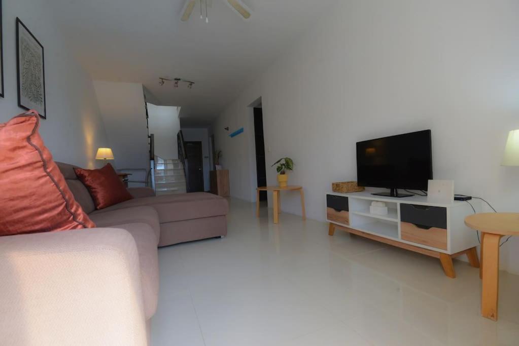 Seafront Duplex Penthouse With Terrace Overlooking Xlendi Bay エクステリア 写真