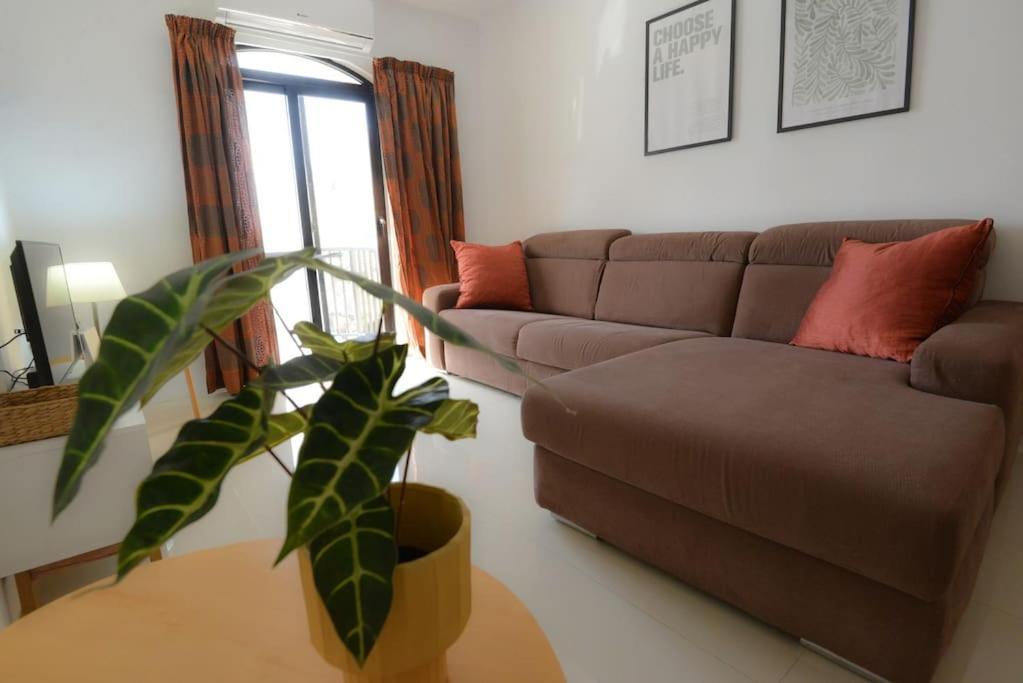 Seafront Duplex Penthouse With Terrace Overlooking Xlendi Bay エクステリア 写真