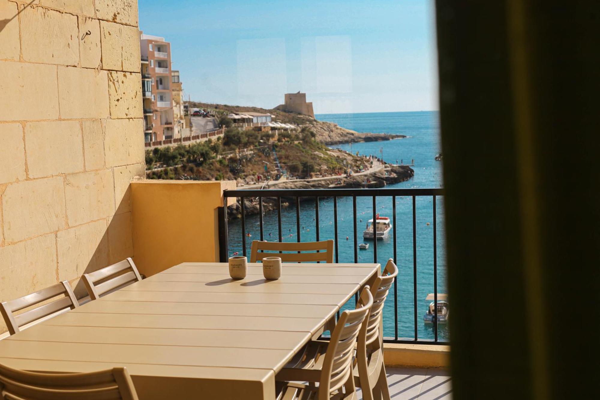 Seafront Duplex Penthouse With Terrace Overlooking Xlendi Bay エクステリア 写真